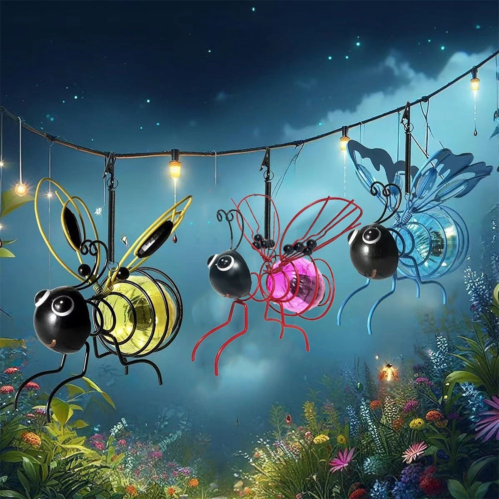 ✨ Köp 1 få 1 GRATIS – Skapa magi i trädgården! 🐝☀️🐝Hängande solcellslampa för utomhusbruk -